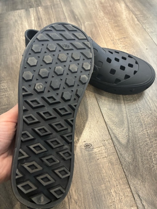 Vans Slip-On TRK shoes in black size 8 unisex